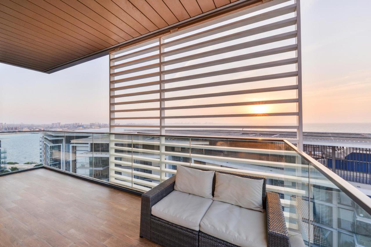 Posh 2 Bedroom Oceanfront Apt In The Heart Of Bluewaters Island ดูไบ ภายนอก รูปภาพ