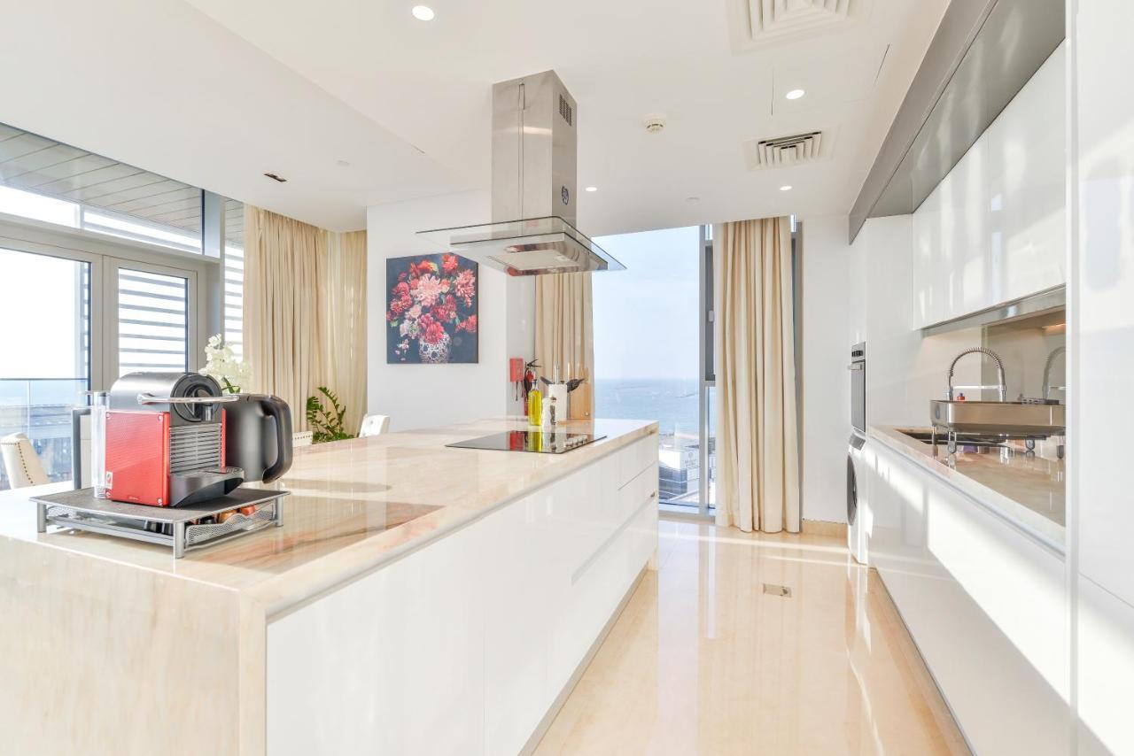 Posh 2 Bedroom Oceanfront Apt In The Heart Of Bluewaters Island ดูไบ ภายนอก รูปภาพ